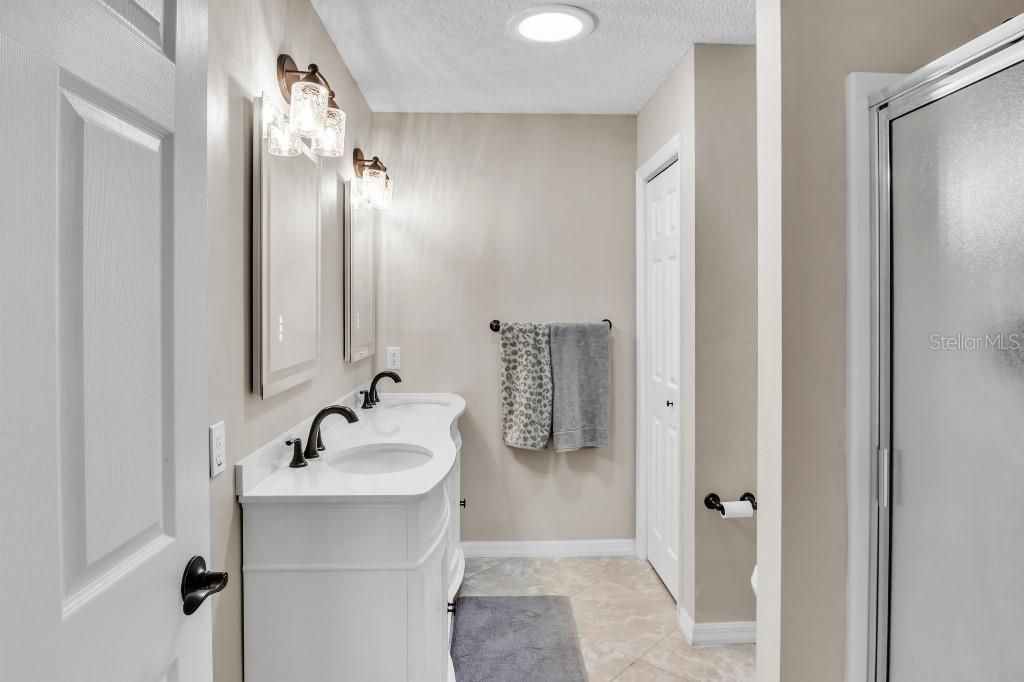 Active With Contract: $415,000 (3 beds, 2 baths, 1392 Square Feet)