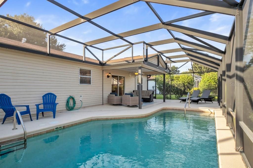 Active With Contract: $415,000 (3 beds, 2 baths, 1392 Square Feet)