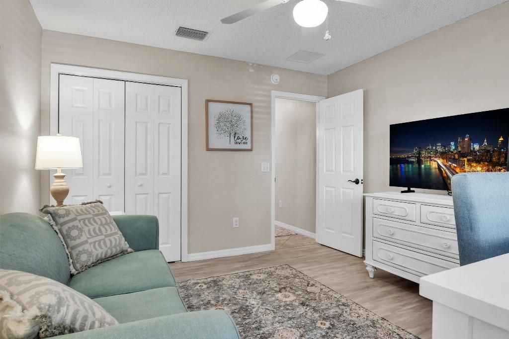 Active With Contract: $415,000 (3 beds, 2 baths, 1392 Square Feet)