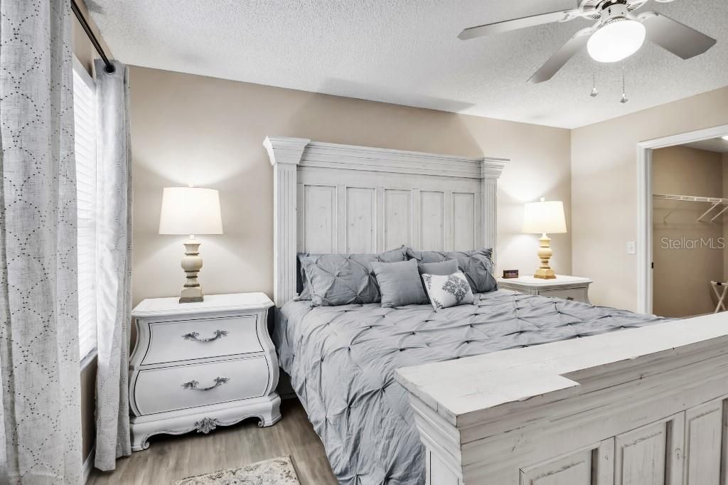 Active With Contract: $415,000 (3 beds, 2 baths, 1392 Square Feet)