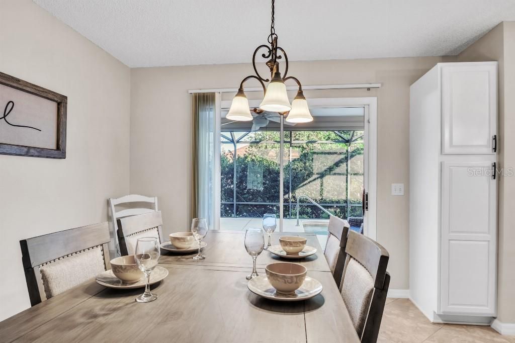 Active With Contract: $415,000 (3 beds, 2 baths, 1392 Square Feet)