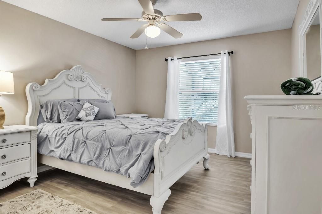 Active With Contract: $415,000 (3 beds, 2 baths, 1392 Square Feet)