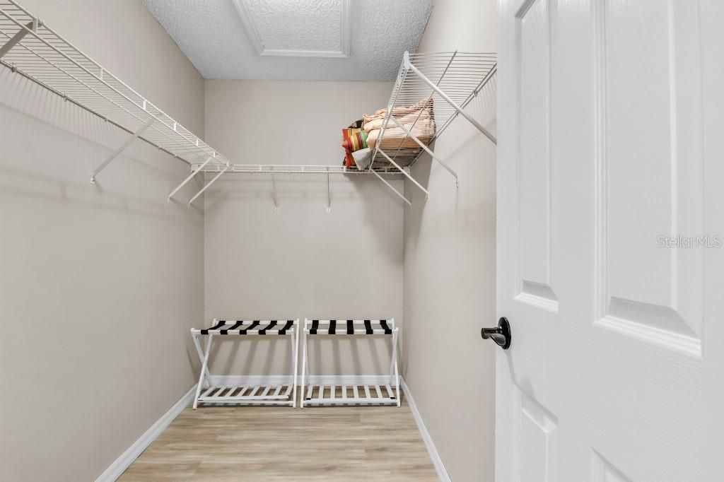 Active With Contract: $415,000 (3 beds, 2 baths, 1392 Square Feet)