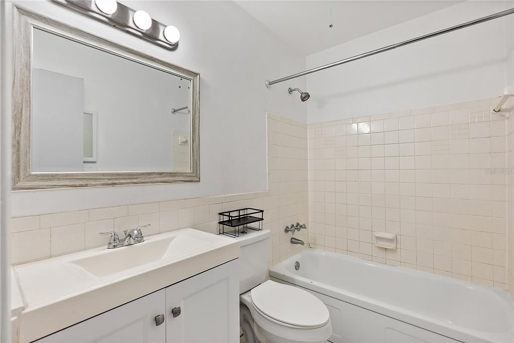 На продажу: $139,700 (1 спален, 1 ванн, 575 Квадратных фут)