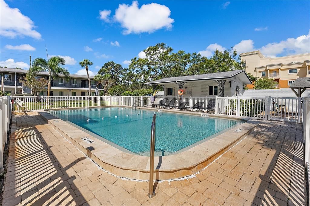 На продажу: $139,700 (1 спален, 1 ванн, 575 Квадратных фут)