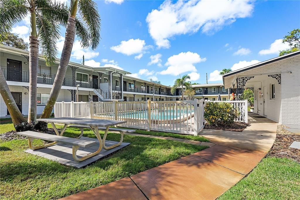 На продажу: $139,700 (1 спален, 1 ванн, 575 Квадратных фут)