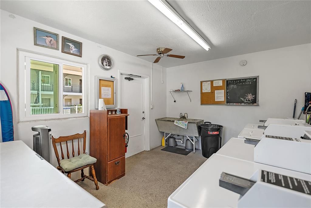 На продажу: $139,700 (1 спален, 1 ванн, 575 Квадратных фут)