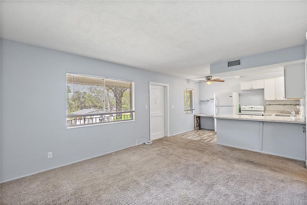 На продажу: $139,700 (1 спален, 1 ванн, 575 Квадратных фут)