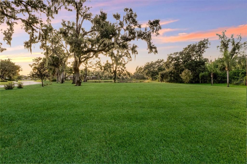 待售: $285,000 (0.53 acres)