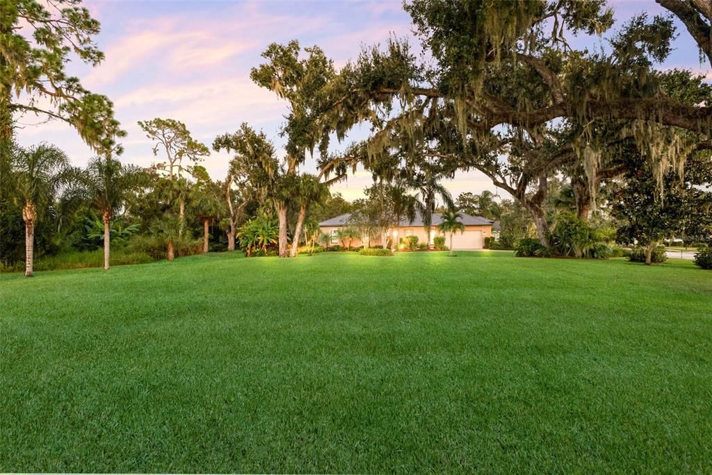 待售: $285,000 (0.53 acres)