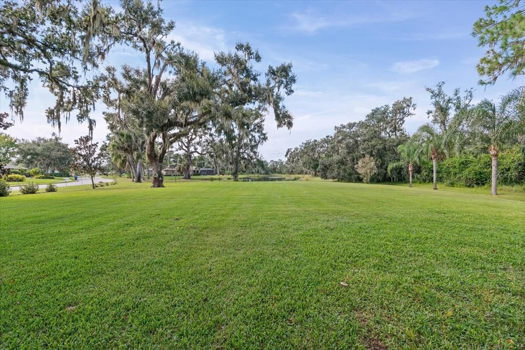 待售: $285,000 (0.53 acres)