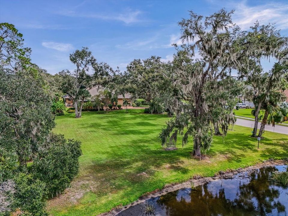 待售: $285,000 (0.53 acres)