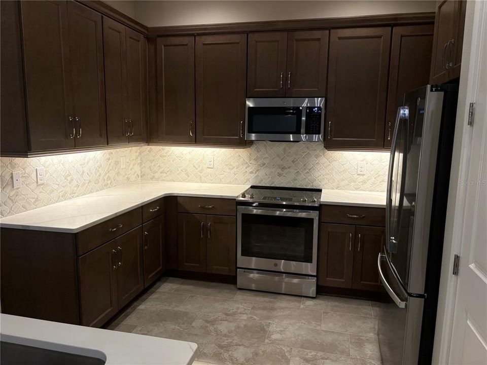 En Venta: $414,900 (3 camas, 3 baños, 2097 Pies cuadrados)