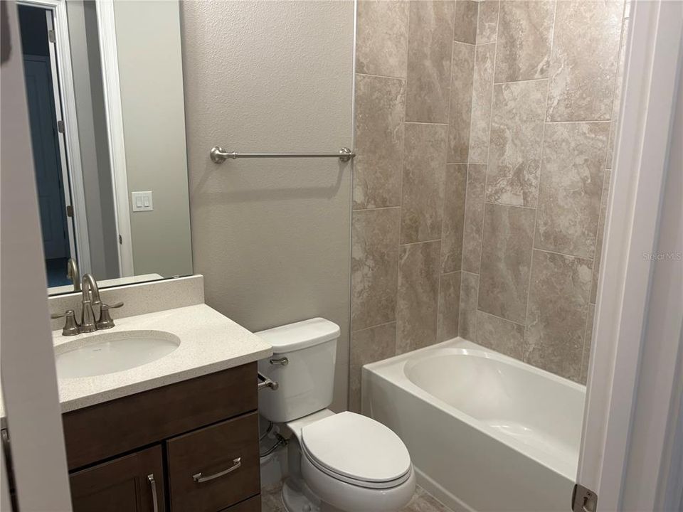 En Venta: $414,900 (3 camas, 3 baños, 2097 Pies cuadrados)