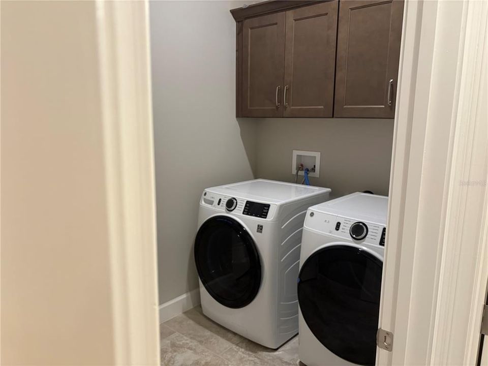 En Venta: $414,900 (3 camas, 3 baños, 2097 Pies cuadrados)