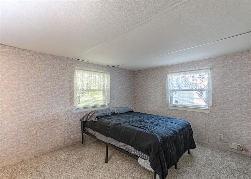 For Sale: $114,500 (2 beds, 2 baths, 960 Square Feet)