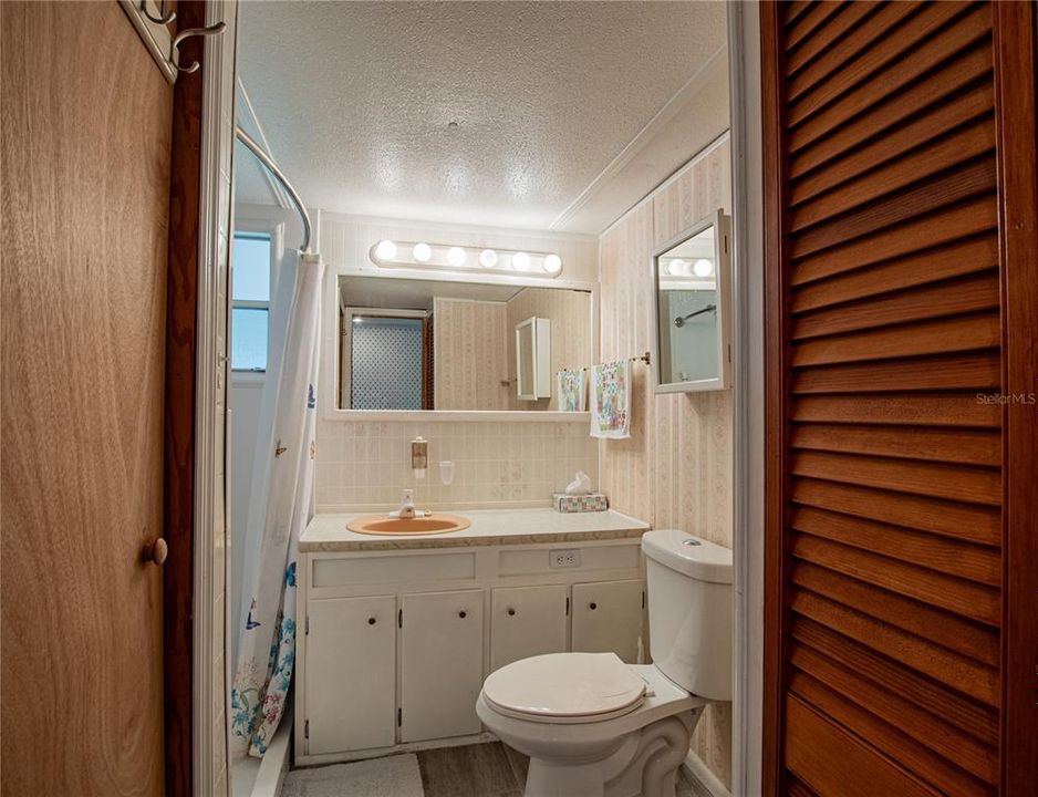 For Sale: $114,500 (2 beds, 2 baths, 960 Square Feet)