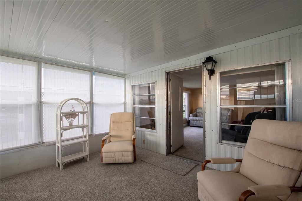 For Sale: $114,500 (2 beds, 2 baths, 960 Square Feet)