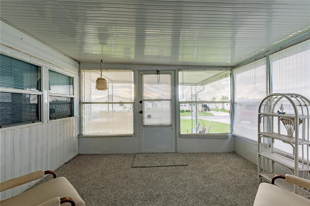 For Sale: $114,500 (2 beds, 2 baths, 960 Square Feet)