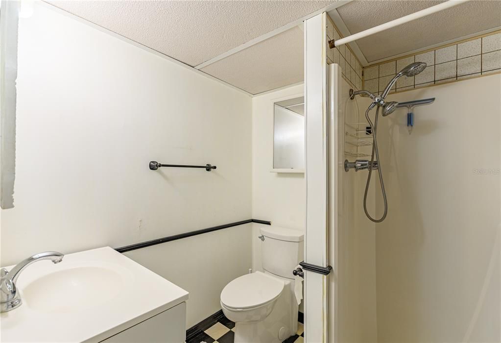 For Sale: $114,500 (2 beds, 2 baths, 960 Square Feet)