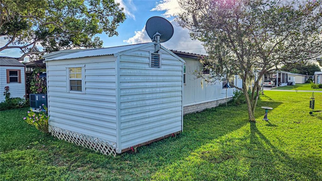 For Sale: $114,500 (2 beds, 2 baths, 960 Square Feet)