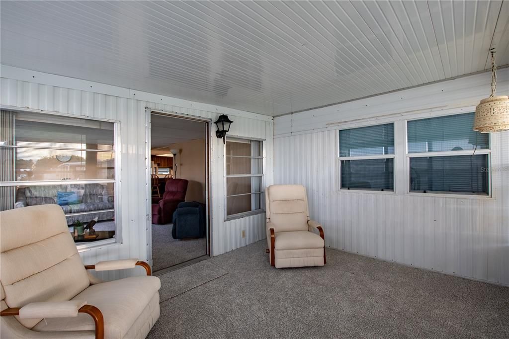 For Sale: $114,500 (2 beds, 2 baths, 960 Square Feet)