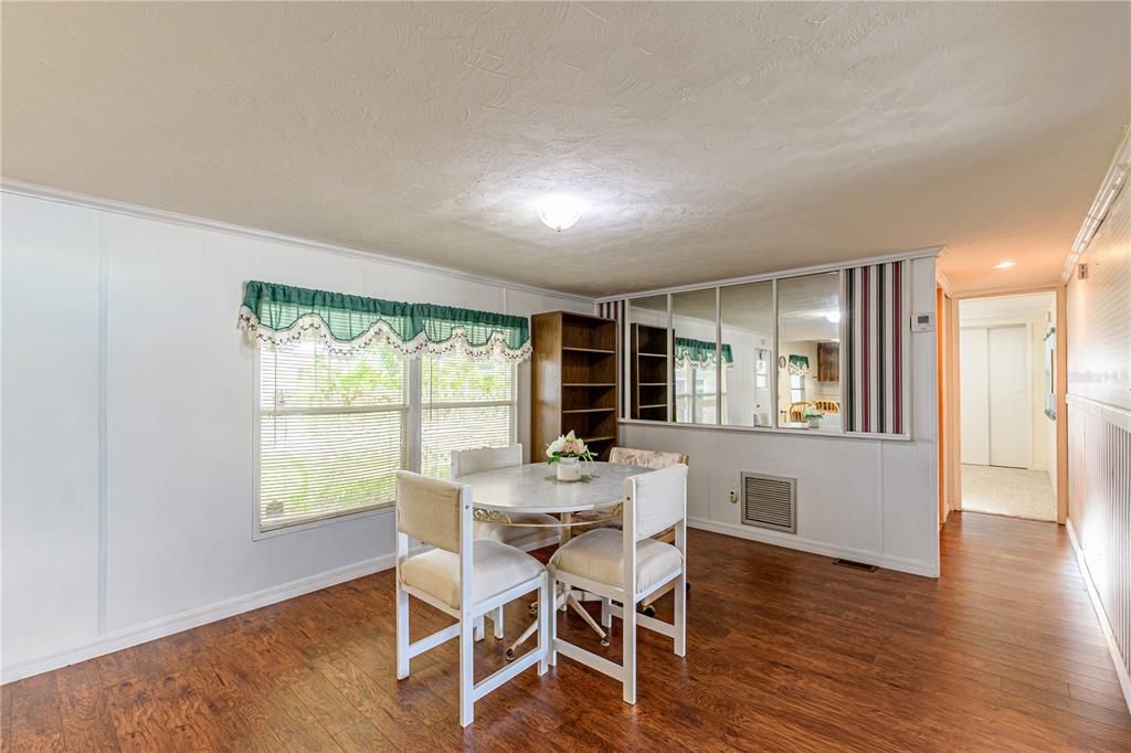 For Sale: $114,500 (2 beds, 2 baths, 960 Square Feet)