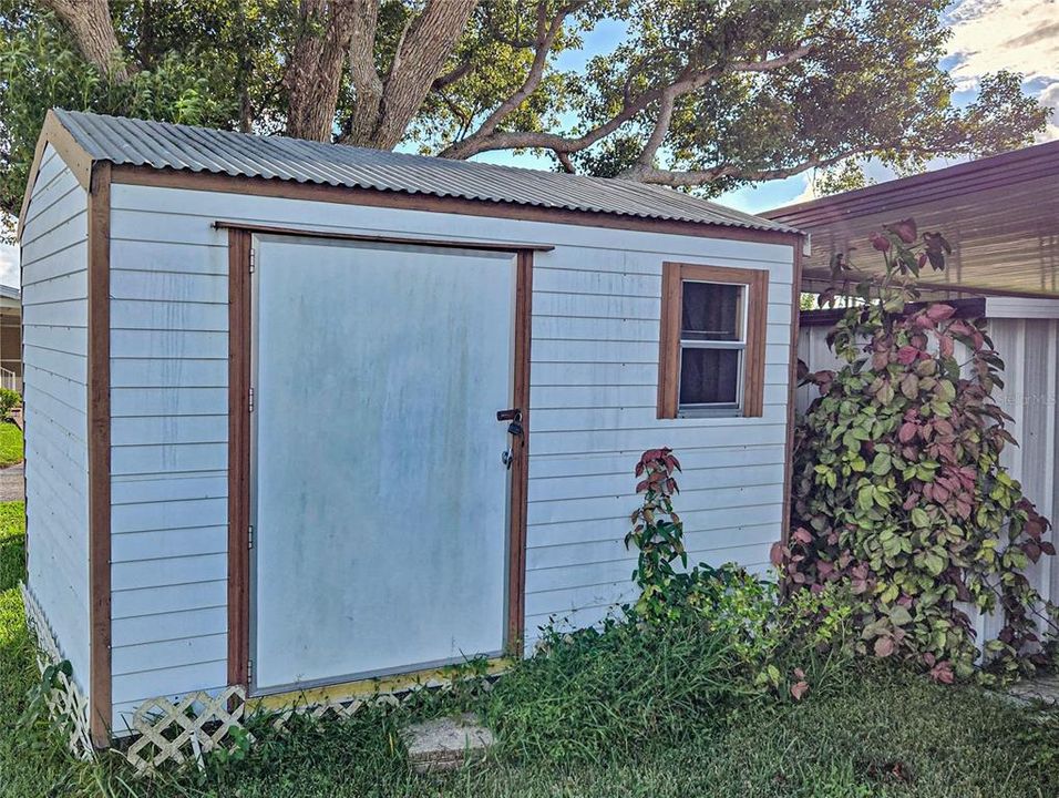 For Sale: $114,500 (2 beds, 2 baths, 960 Square Feet)