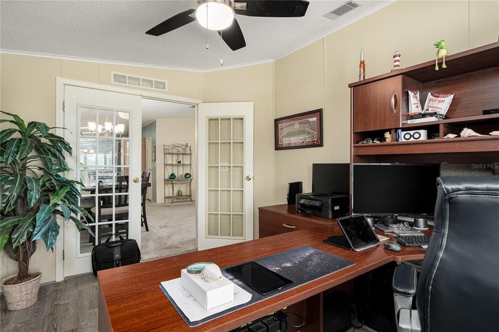 На продажу: $227,500 (2 спален, 2 ванн, 1431 Квадратных фут)