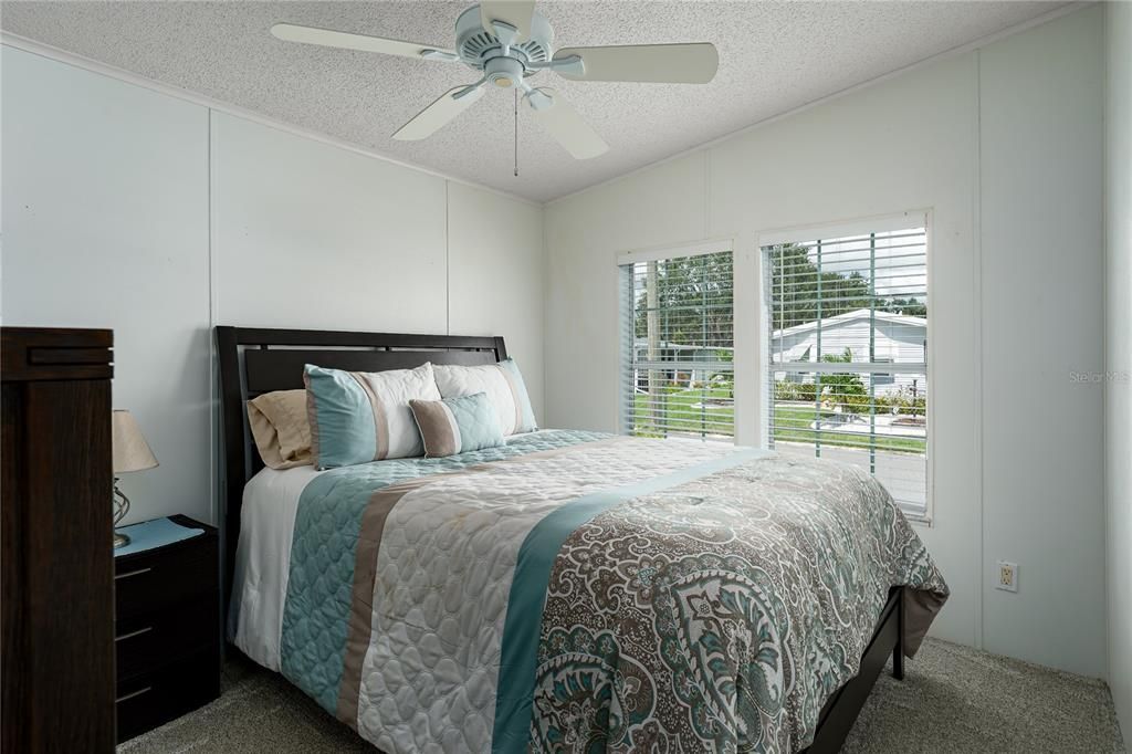 На продажу: $227,500 (2 спален, 2 ванн, 1431 Квадратных фут)