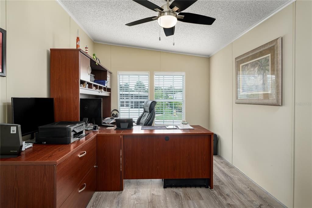 На продажу: $227,500 (2 спален, 2 ванн, 1431 Квадратных фут)