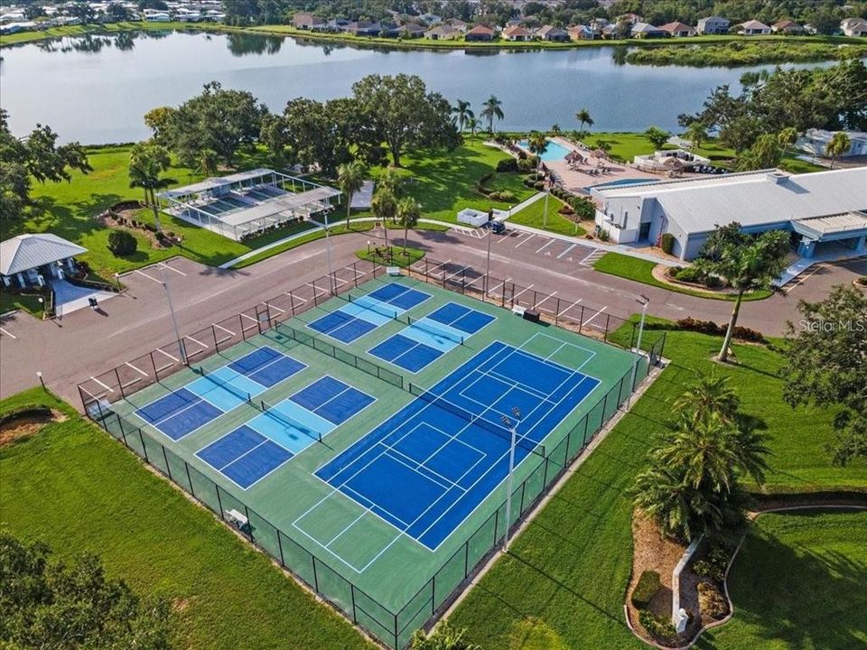 На продажу: $227,500 (2 спален, 2 ванн, 1431 Квадратных фут)