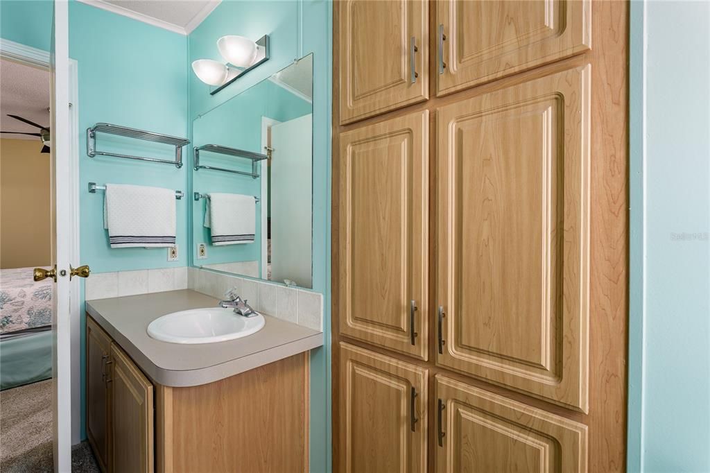 На продажу: $227,500 (2 спален, 2 ванн, 1431 Квадратных фут)