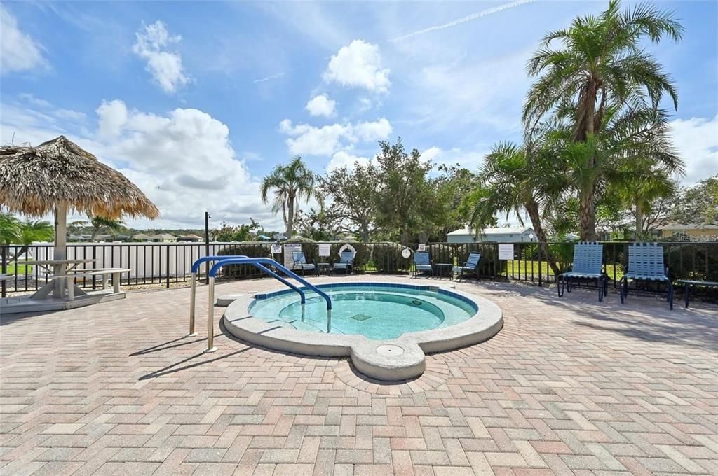 На продажу: $227,500 (2 спален, 2 ванн, 1431 Квадратных фут)