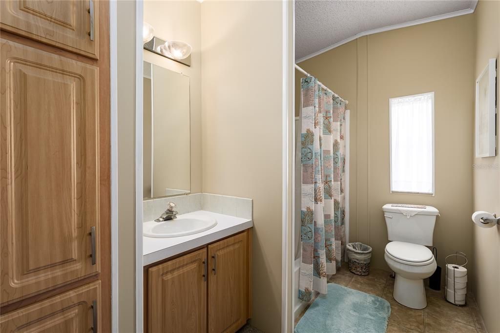 На продажу: $227,500 (2 спален, 2 ванн, 1431 Квадратных фут)