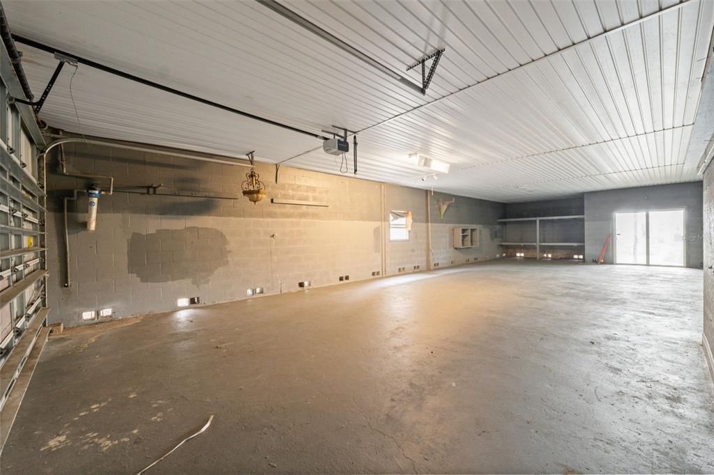 For Sale: $314,900 (3 beds, 2 baths, 1691 Square Feet)