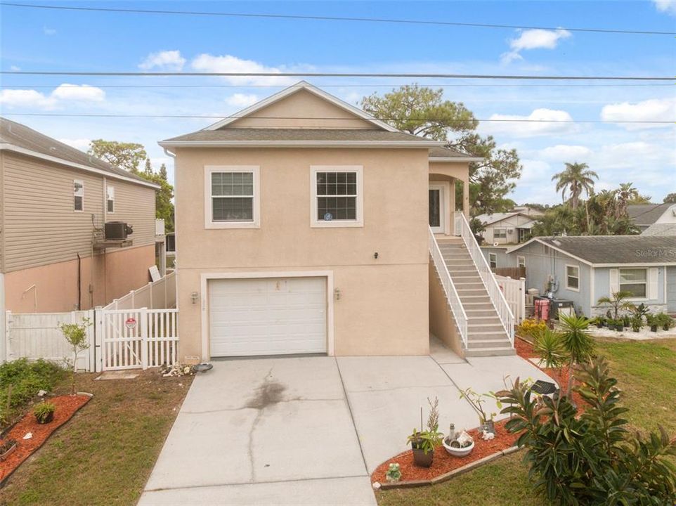 For Sale: $314,900 (3 beds, 2 baths, 1691 Square Feet)