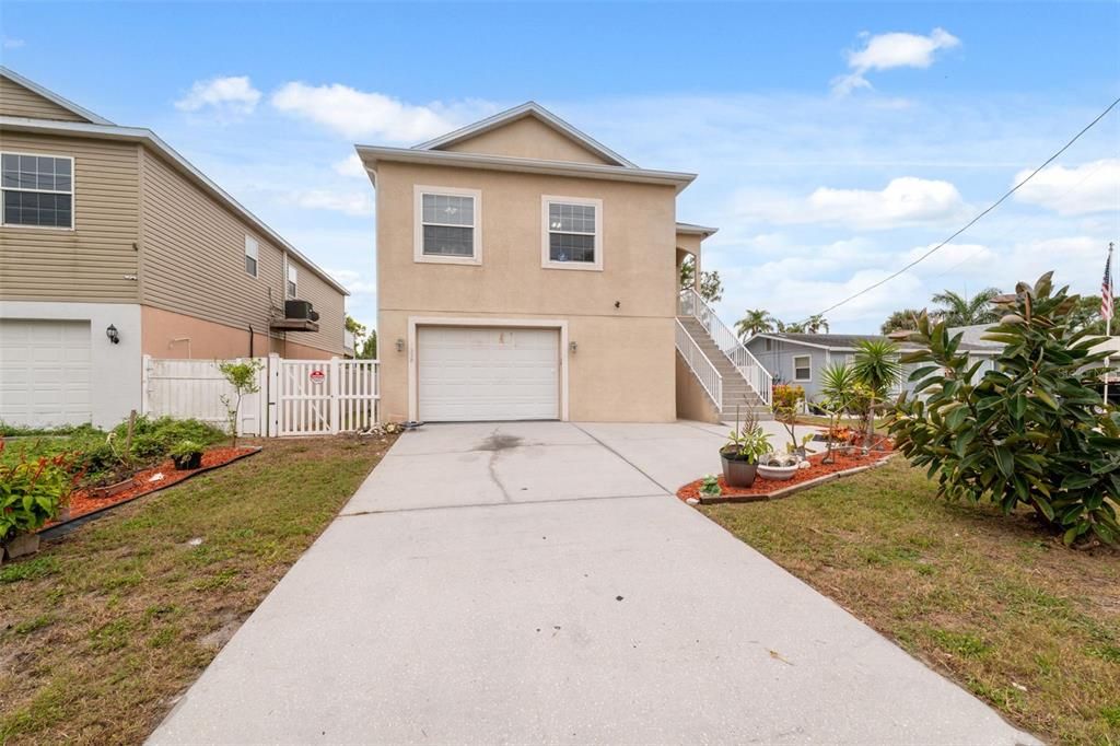 For Sale: $314,900 (3 beds, 2 baths, 1691 Square Feet)