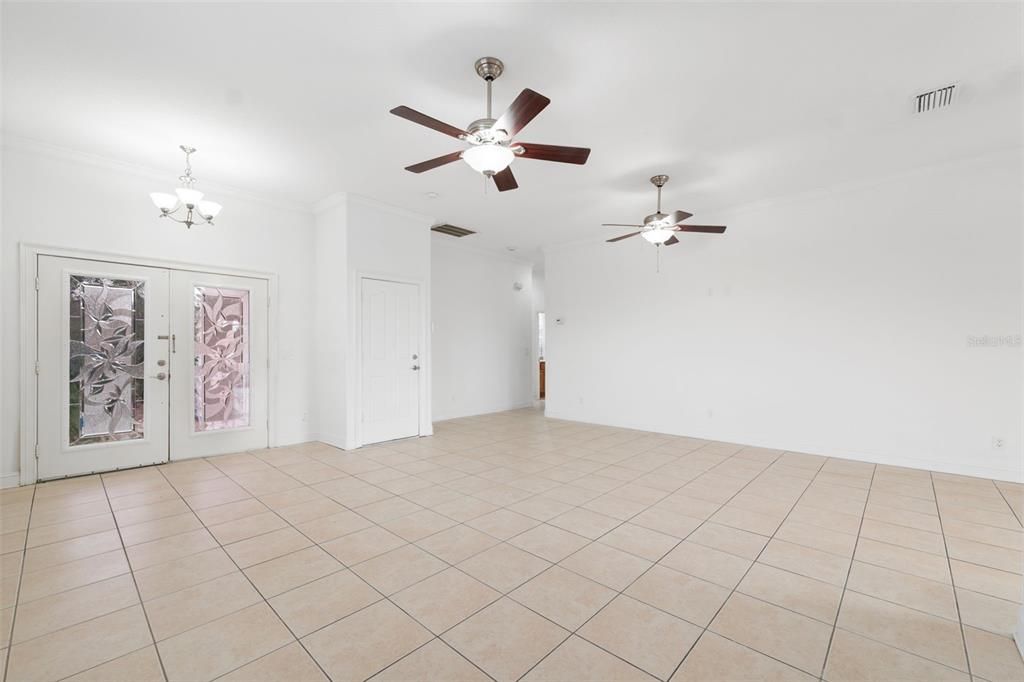 For Sale: $314,900 (3 beds, 2 baths, 1691 Square Feet)