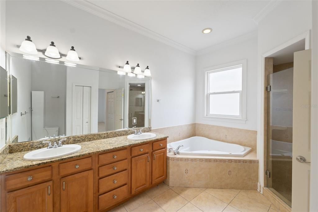 For Sale: $314,900 (3 beds, 2 baths, 1691 Square Feet)