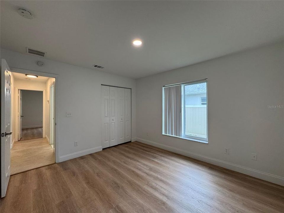 На продажу: $385,000 (4 спален, 2 ванн, 1718 Квадратных фут)