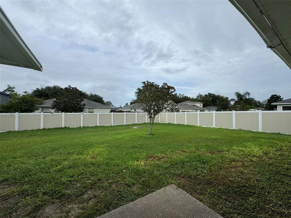 На продажу: $385,000 (4 спален, 2 ванн, 1718 Квадратных фут)