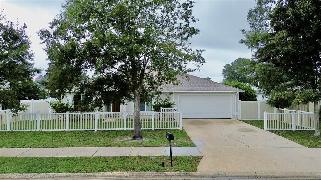 На продажу: $385,000 (4 спален, 2 ванн, 1718 Квадратных фут)