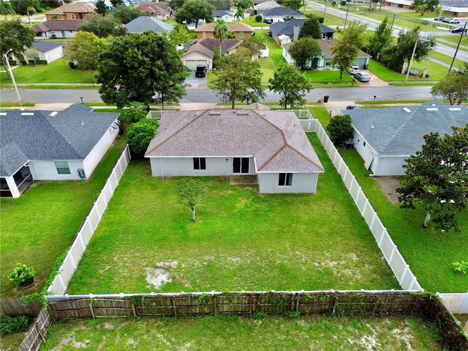 На продажу: $385,000 (4 спален, 2 ванн, 1718 Квадратных фут)