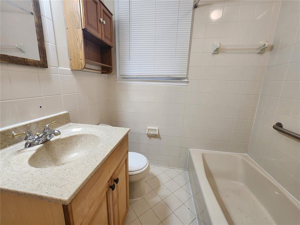 For Rent: $1,675 (3 beds, 1 baths, 1168 Square Feet)