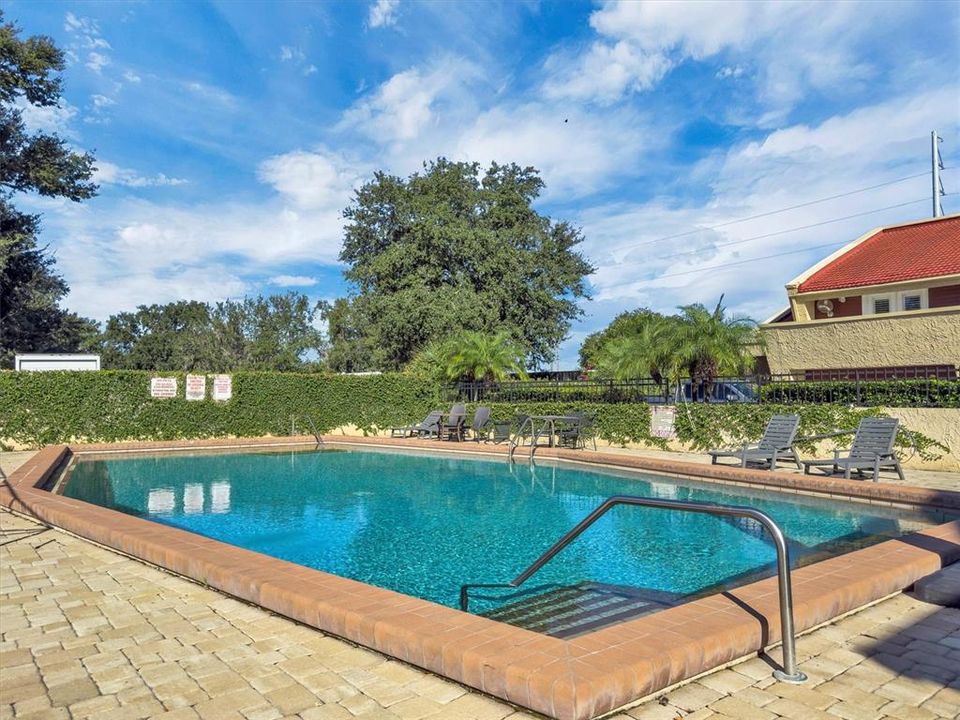 待售: $285,000 (2 贝兹, 2 浴室, 2045 平方英尺)