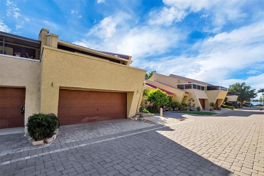 待售: $285,000 (2 贝兹, 2 浴室, 2045 平方英尺)