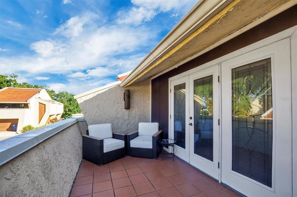 待售: $285,000 (2 贝兹, 2 浴室, 2045 平方英尺)