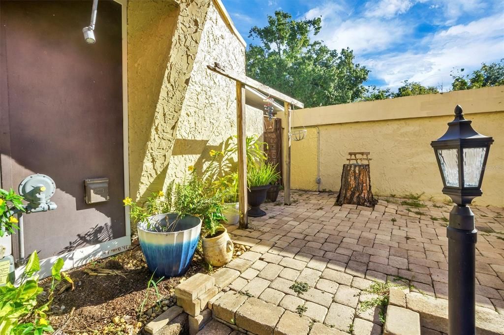 待售: $285,000 (2 贝兹, 2 浴室, 2045 平方英尺)