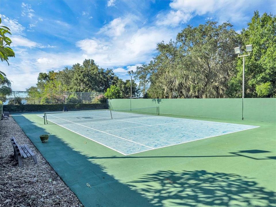 待售: $285,000 (2 贝兹, 2 浴室, 2045 平方英尺)